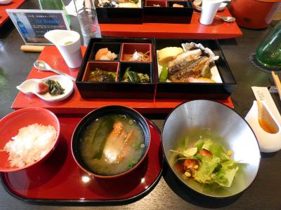 ０８．真夏の紀伊半島4泊　エクシブ鳥羽別邸 日本料理 華暦の朝食  