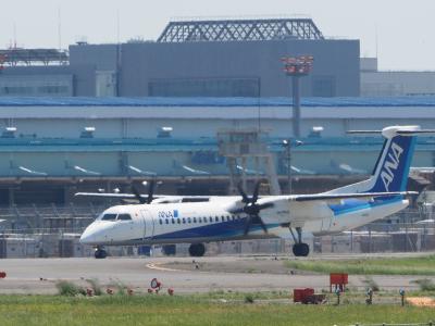 息子にもバズーカ持たせ親子で成田の飛行機写し（親父編）