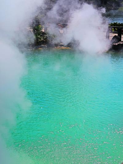 別府-7　海地獄　コバルトブルーの湯は98度　☆地獄の池では最も広い名勝