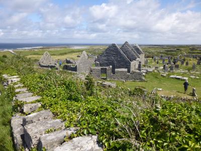 アイルランドで夏休み　４　アラン諸島へ　～美しい石垣が走る“最果ての地”～