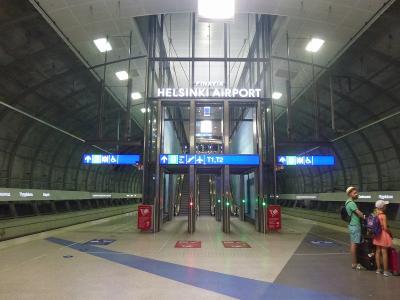 ヘルシンキ・ヴァンター国際空港の電車の駅は地下１００M？にある