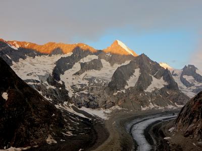 スイス・ハイキングの旅 201８夏（13） Oberaletschh&#252;tte を目指す(2)