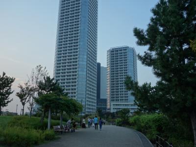 二子玉川ライズはすてきな所。散歩道に庭園に。いいところです。