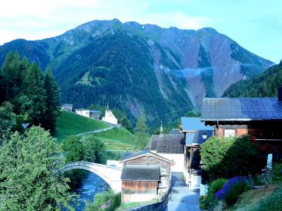 スイス・ハイキングの旅 201８夏（15）Binn村からFieschへ歩く