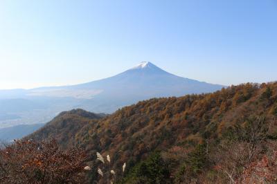 山梨、紅葉と登山の旅（富士山の見える大菩薩峠、三ッ峠山と西沢渓谷、昇仙峡）