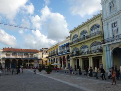 ハバナ 旧市街その2 (Plaza Vieja & Hotel Ambos Mundos, La Habana Vieja)