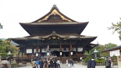 秋の善光寺  北陸新幹線