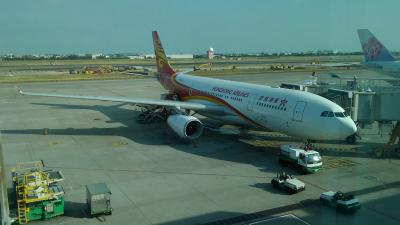 香港航空 A330-200 ビジネスクラス搭乗記・台北‐香港-成田(HX285 &amp; HX610) / Review: Hong Kong Airlines A330-200 Business Class Taipei-Hong Kong-Tokyo