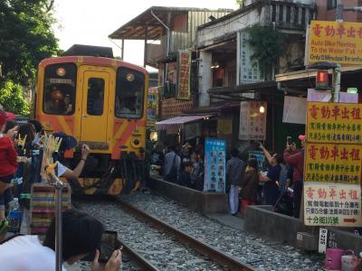 大人女子旅ｉｎ台湾２日目～貸切チャーターで十分ランタンあげと九份観光