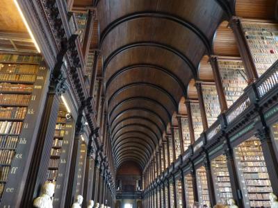 アイルランドで夏休み　８　ゴールウェイからダブリンへ　世界一美しい本「ケルズの書」in トリニティー・カレッジ
