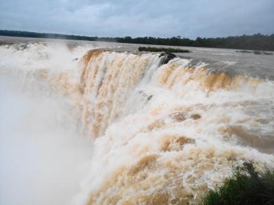 イグアスの滝　ブラジルから路線バスでのアルゼンチンへの行き方。