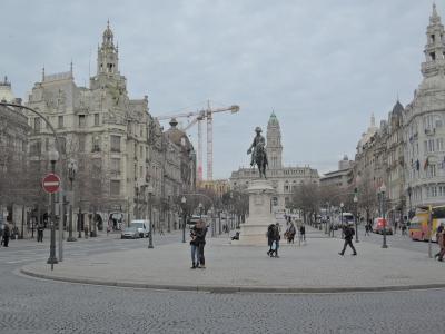 2018年２月ポルトガル西海岸とマドリード旅行７　ポルト１　ポルトの宿とポルト歴史地区１　カルモ教会とポルト大学とPraca de Lisboa広場とグレリゴス教会とリベルダーデ広場　