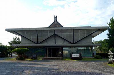 鹿児島歴史旅　☆幻の特攻基地「万世特攻平和祈念館」/道の駅いぶすき /池田湖・イッシーくん　