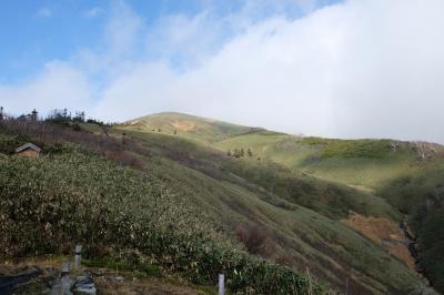 平標山　ガスの中の周回登山