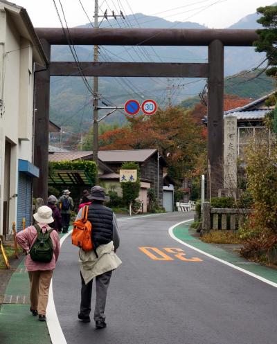 大山街道を歩く　（石倉～大山ケーブル下）