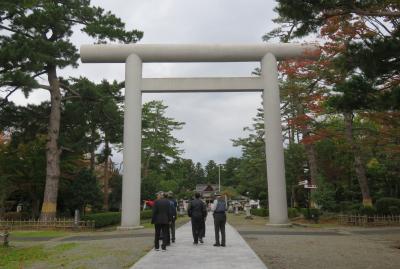 2018秋、出羽と越後の名城(10/18)：10月24日(1)：鶴ヶ岡城(1)：鶴ヶ岡城址碑、二の丸