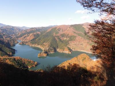 2018秋 奥多摩：紅葉終盤の奥多摩湖から御前山を登る