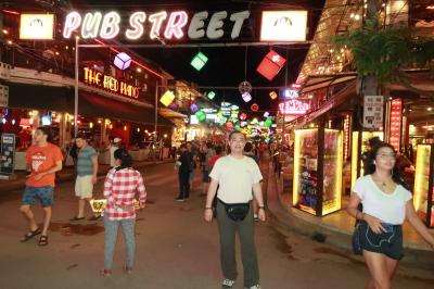 カンボジア初日の夜は、シュムリアップのナイトマーケット