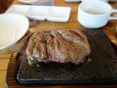 石垣島といったら石垣牛ステーキ。食べずに帰るわけにはいきません。おしいいステーキをいただきました。