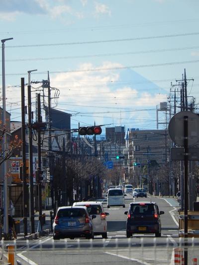 1月2日、上福岡駅から見られた富士山