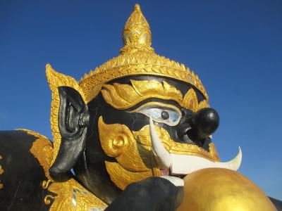 タイ・ミャンマーの旅（1）　　　　　　　　　　　　夜行バスでチェンマイへ行く。