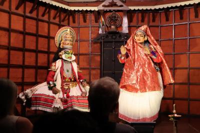 南インド癒しの旅（６）・・コーチンのダッチパレス、聖フランシス教会、チャイニーズ・フイッシュ・ネットを巡り、カタ・カリ・ダンスの観賞です。
