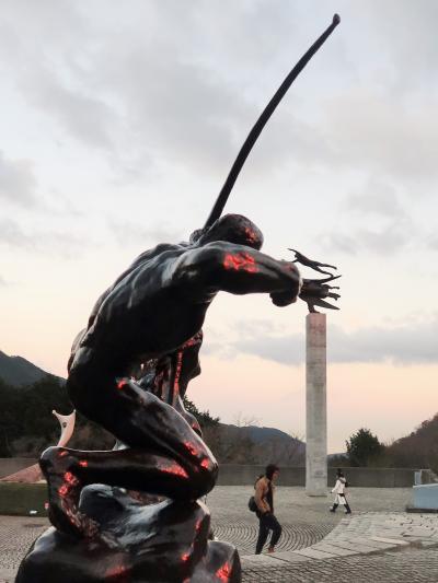 天然木　木の根　黒龍　オプジェ 命主社（いのちぬしやしろ）のムクノキ | フローリング総合研究所