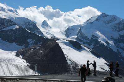 スイス2日目②初めてのスイスアルプス氷河とピッツベルニナ