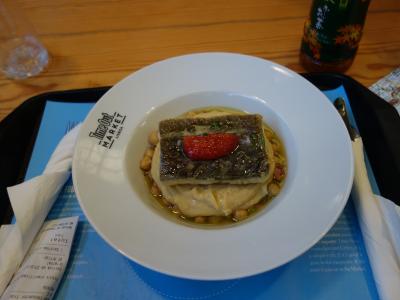 リスボンでは、まず、リベイラ市場でランチです。