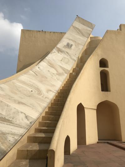 初インド10日目。ジャイプールの風の宮殿と、シュールな空間のジャンタルマンタル