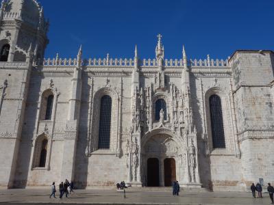 カモイスとバスコダガマのお墓参り。