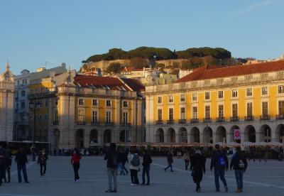リスボンの街歩きはアウグスタ通りが中心。コメルシオ広場とフィゲイロ広場をつないでいます。
