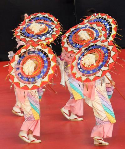 ふるさと祭り東京-4 鳥取しゃんしゃん祭b 傘群舞の見事さ ☆鈴の
