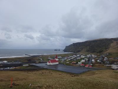 最北の大自然、氷と地熱の島をロングドライビング！：アイスランド旅行【８】（2018年GW ３日目① 恐怖海岸と箱庭の街）