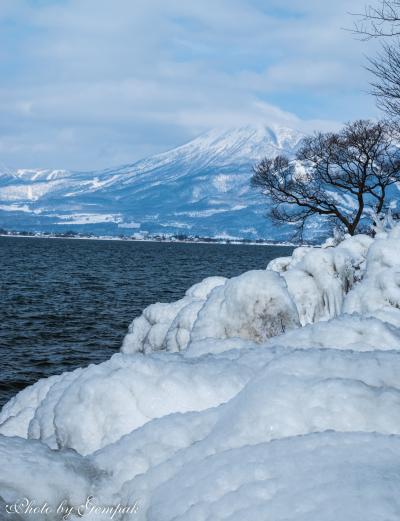 猪苗代湖のしぶき氷を見て、野地温泉で雪見風呂を楽しむ