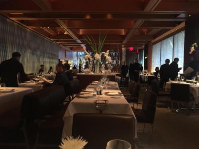 ニューヨーク・ミッドタウン発の有名フランス料理店「ル ベルナルディン（LE BERNARDIN)」～ニューヨークのグルメ史上に残る超優良レストラン。ミシュランガイドニューヨークの創刊以来、毎年3つ星を獲得し、辛口のグルメを唸らせる名店～