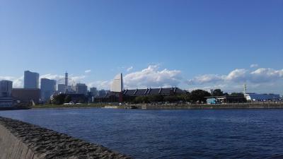 快晴の港町とクラシカルホテル