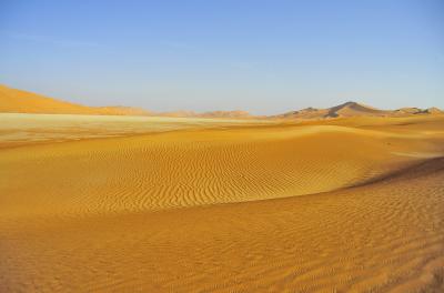 オマーン砂漠キャンプの旅 ３いよいよ赤い砂漠ルブ・アリ・ハーリー砂漠へ