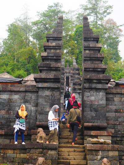 2018インドネシア旅行　チュト＆スクー寺院