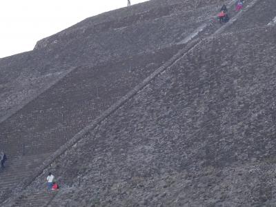 5回目にして「はじめての」メキシコ　その6（念願のテオティワカン。ついに来た！登れる世界最大のピラミッド！）