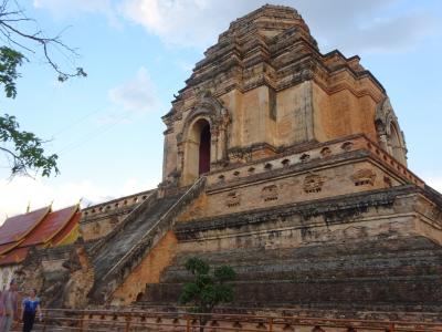 ワット・チェディルアン　タイのチェンマイは寺院の町。喧騒のバンコクとは少し違います。