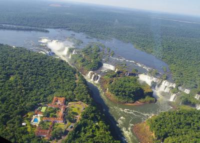 南米三大絶景ツアー8日目：イグアス・ヘリ遊覧＆ブラジル側目の前のイグアス滝！