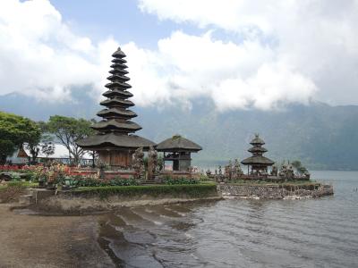 インドネシア　バリ島2018･･･（12）湖上に浮かぶ「ウルン・ダヌ・ブラタン寺院」　驚きのジャックフルーツ（完）