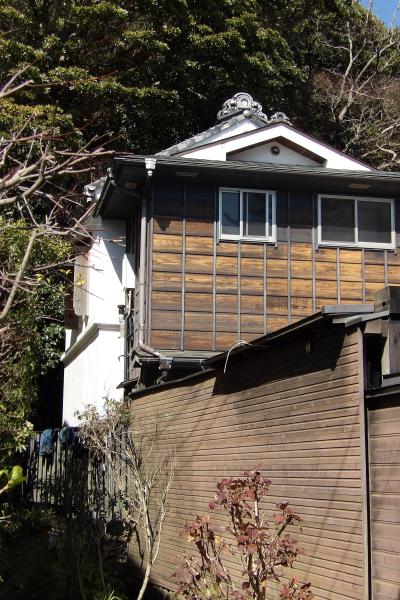 鎌倉市川喜田映画記念館隣に土蔵があるお宅