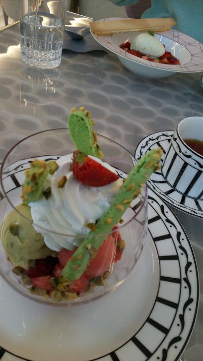 ゆったり女子旅②湯島天神~旧岩崎邸(重文)を廻り、GINZASIXにて「CAFE DIOR BY PIERRE HERME」のスイーツを愉しむ。