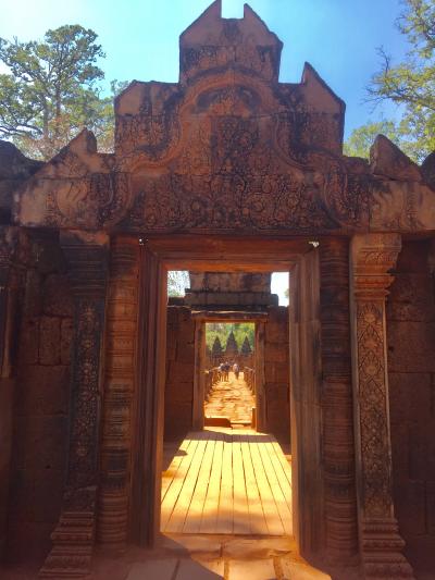 カンボジア三日間旅行にアンコール遺跡群と郊外の遺跡をおススメします