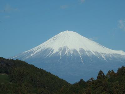 高速バスで新東名をひとっ走り。名古屋から横浜へ。富士山がよく見えました。