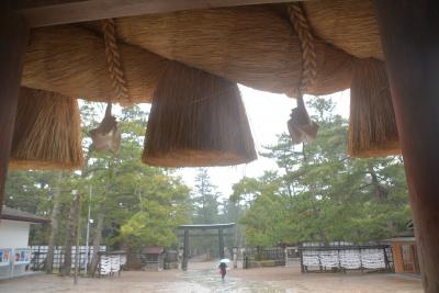 山陰の旅　雨の出雲大社から稲佐の浜へ