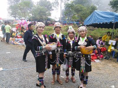 2018年秋（６）ラオス北部周遊・ルアンナムターからムアンシンへ、郊外の祭り見物