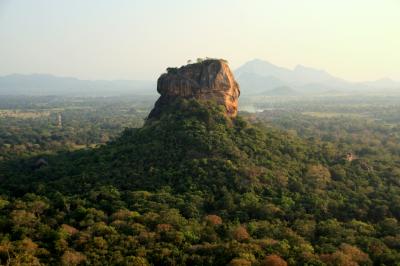 セイロンの旅　４　一日二回の山登りもシギリヤの為なら仕方がない